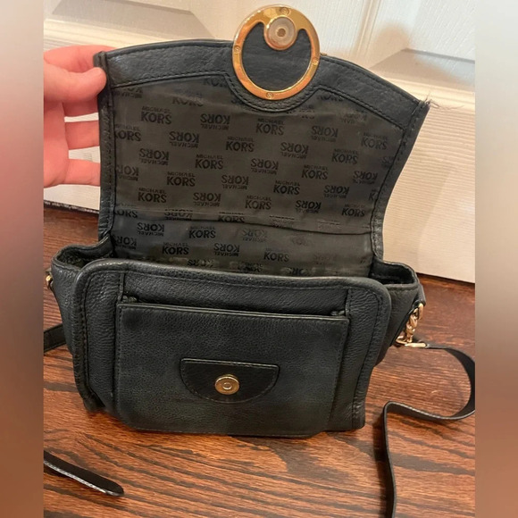 Michael Kors Black Leather Crossbody Shoulder Bag - Picture 4 of 7